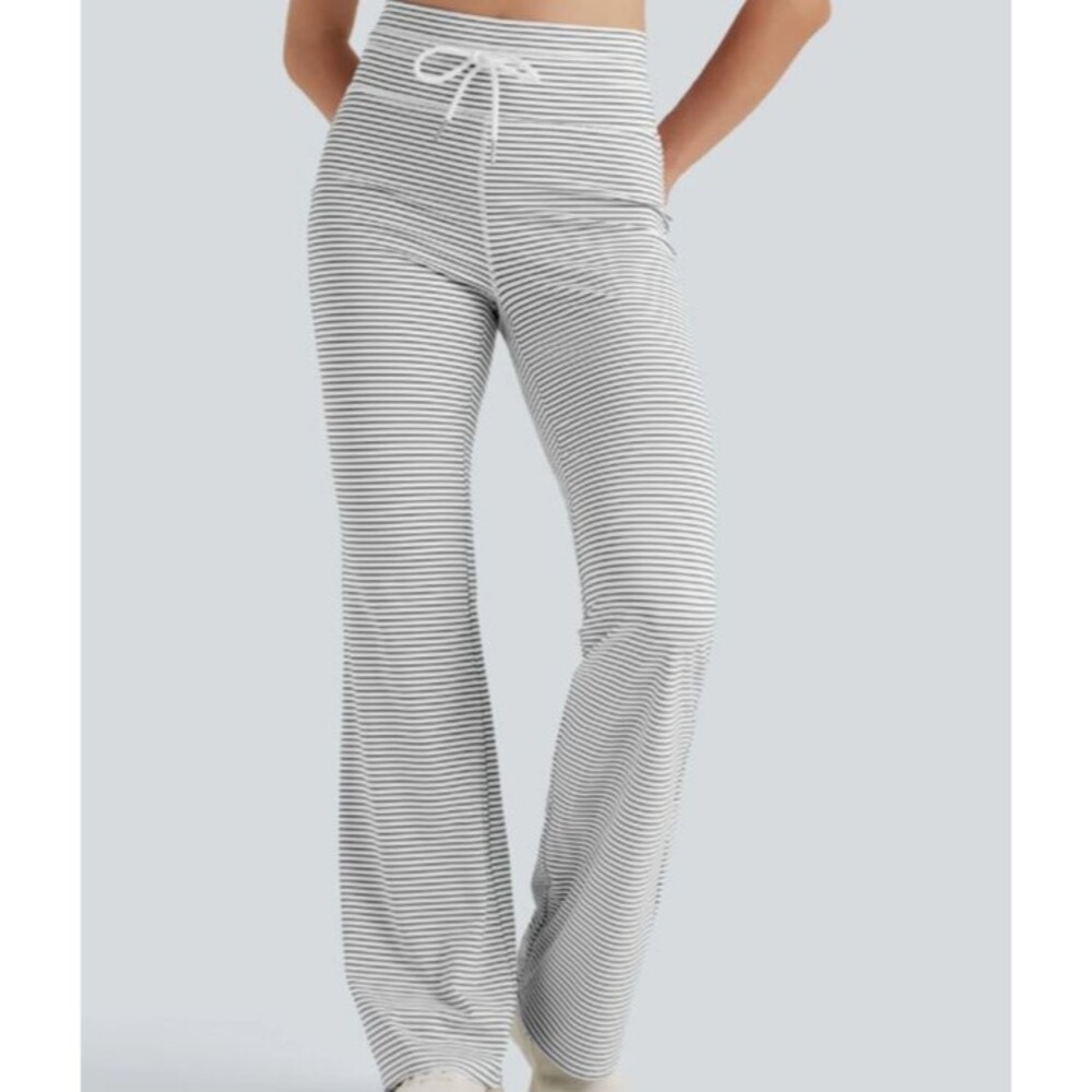 Halara High Waisted Drawstring Stripe Flare Yoga Pants with Pockets Size Medium